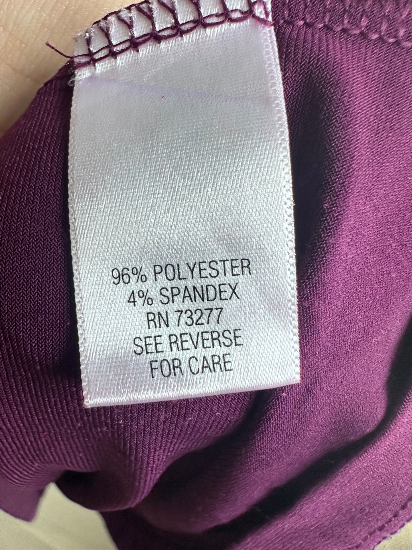 Apt. 9 - lilla topp med pynt